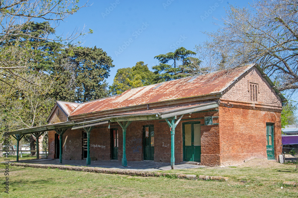 Obraz premium old wooden house