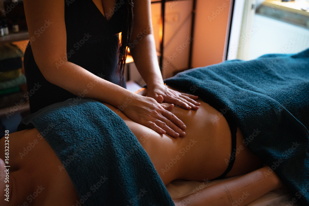 Obraz premium Relaxing massage therapy