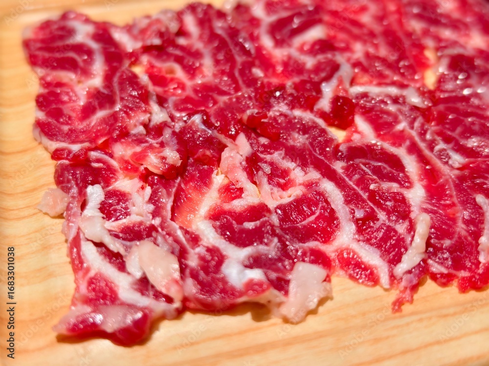 Obraz premium close-up raw beef slices