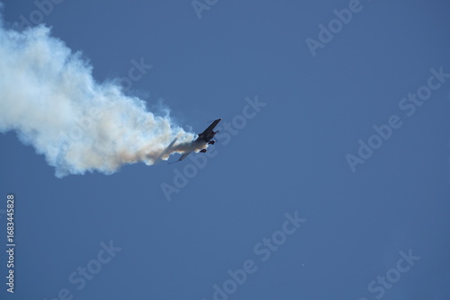 avion de tourisme fumée