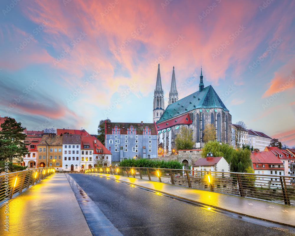 Obraz premium Amazing autumn cityscape of Gorlitz with parish church of St. Peter and Paul.