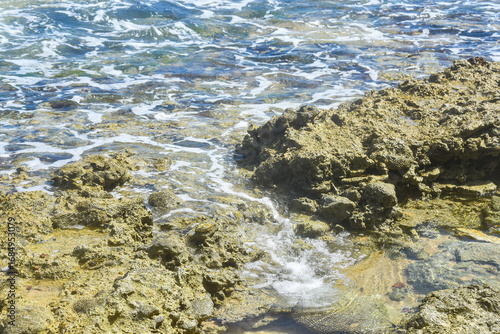 Ocean waves sea - Experience the soothing rhythm of the ocean as