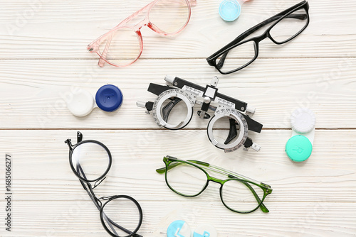 Optical trial frame with ey...