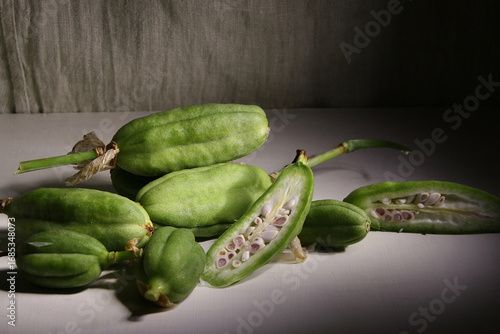 Φωτογραφία Iris. Still life with fruits of decorative iris flowers.