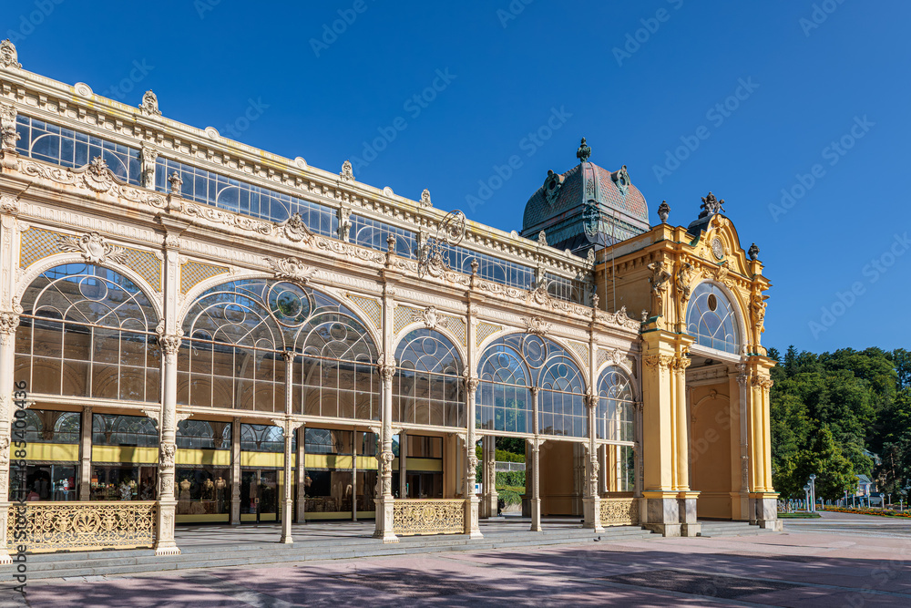 Fototapeta premium Spa center and colonnade of the famous Marianske Lazne spa, Czech Republic