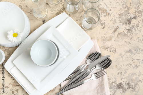 Elegant white dinnerware se...