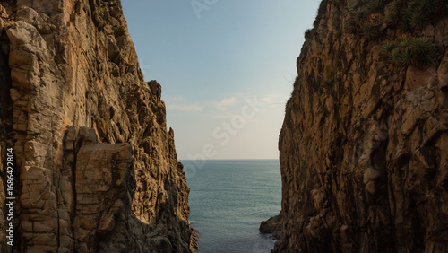 Wallpaper Mural Roca partida, Veracruz. Torontodigital.ca