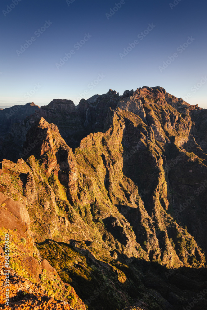 Fototapeta premium Madeira landscapes with majestic mountains, rugged cliffs and the Atlantic Ocean – a paradise for nature and travel photography.