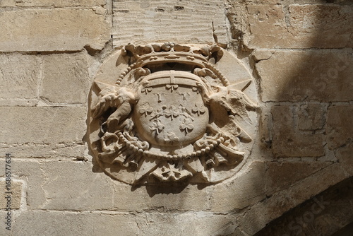 Armoiries en pierre sur les murs du Musée Réattu