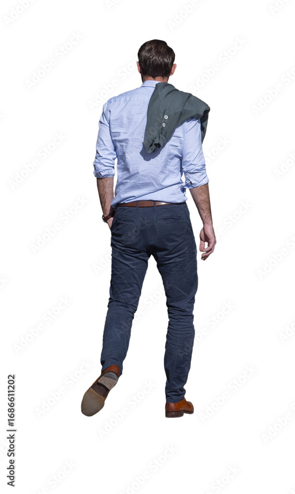 Naklejka premium Homme élégant vu de dos, debout, il marche, chemise bleue rayée et veste sur l’épaule, style décontracté chic, journée printanière