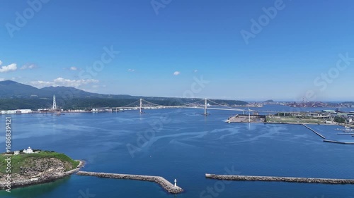 Wallpaper Mural 北海道室蘭市にある「白鳥大橋」とその周辺の港をドローンで空撮しました。 Torontodigital.ca