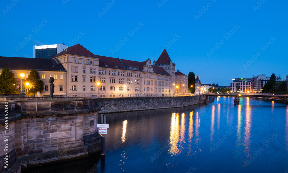 Obraz premium Berlin River Spree