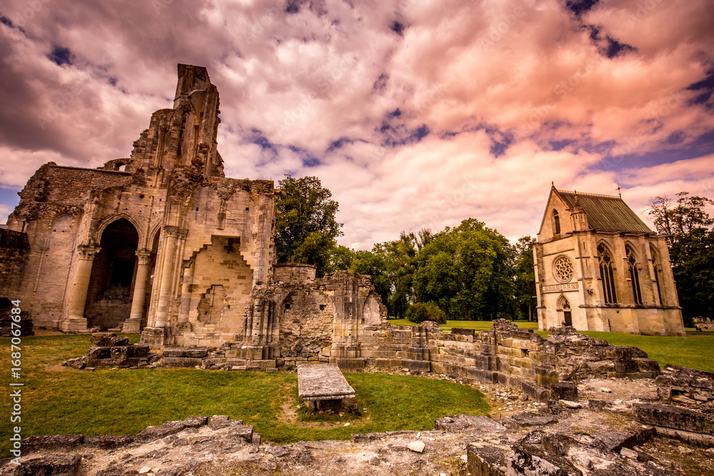 Fototapeta premium ruins of Chaalis abbey, Chaalis, France