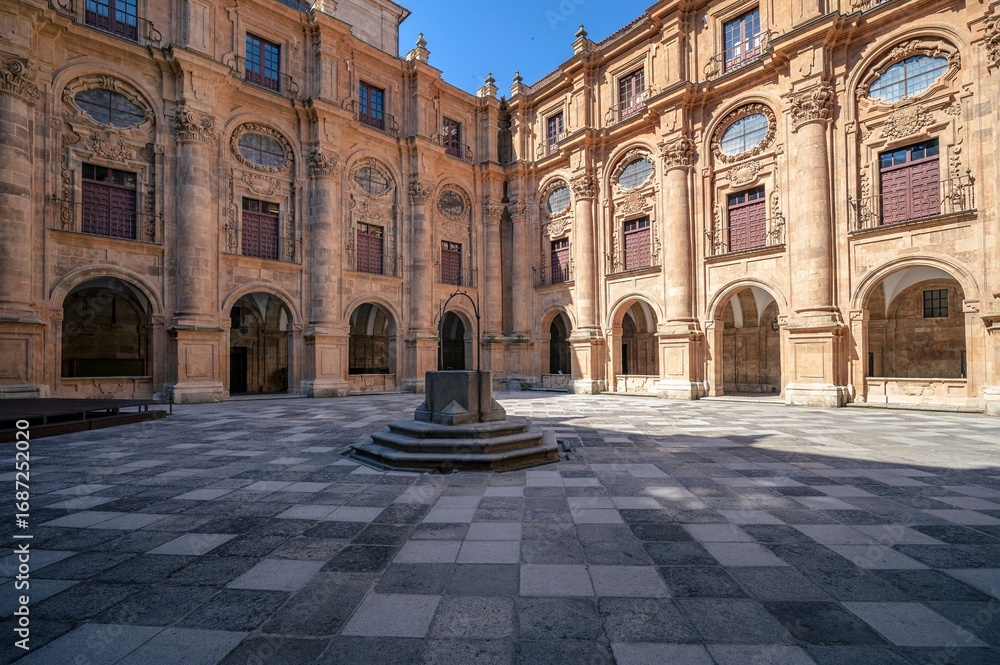 Fototapeta premium Courtyard of Colegio Fonseca in Salamanca, Spain.