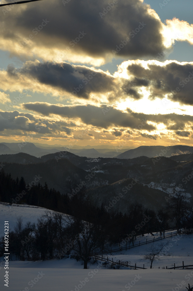 Obraz premium sunset in the mountains
