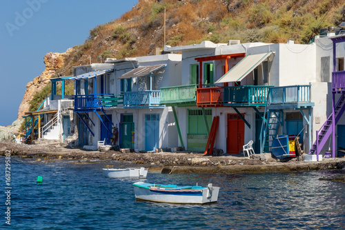 fotografie aeree dell' isola di milos in grecia