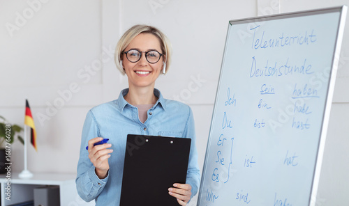 Obraz na plátně Online schooling concept