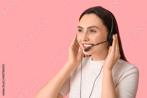 Female technical support ag...