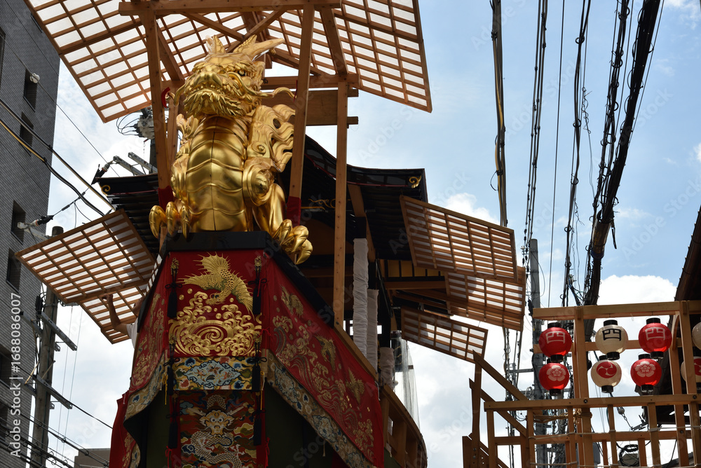 Obraz premium 祇園祭 鉾建て 大船鉾(京都市下京区)
