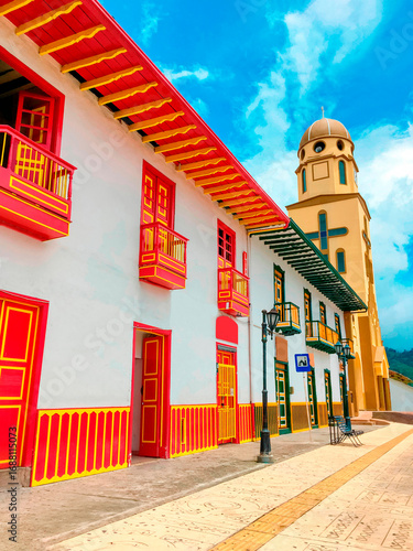 Casas coloniales cafeteras y templo de Salento, Quindío. Colombia.