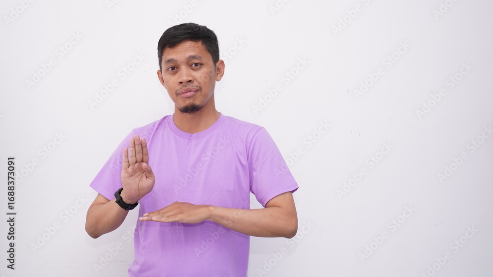 Obraz premium Asian Young men gesturing sign language isolated on white background