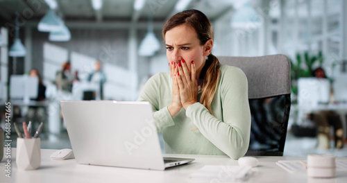 Cuadro en lienzo Emotionally Ransomed: Cyber Attack Leaves Businesswoman Broken