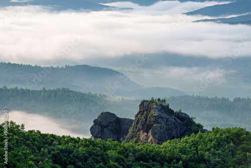 Fotografie Morning Mist over Lama Mountain, Balin Town, Yakeshi City, Inner Mongolia Autono