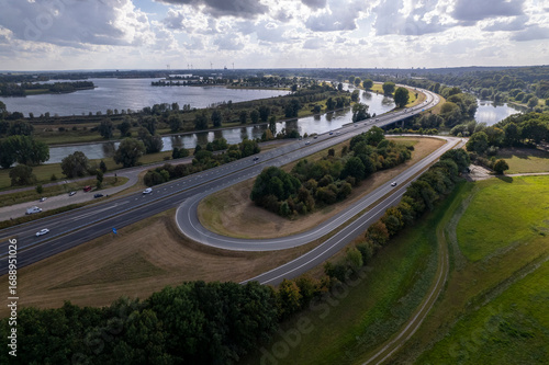 Foto Exit off of a348 with river IJssel valley in the background