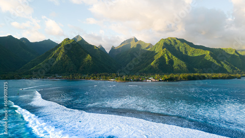 Photography Beautiful mountains of Teahupo'o, Tahiti