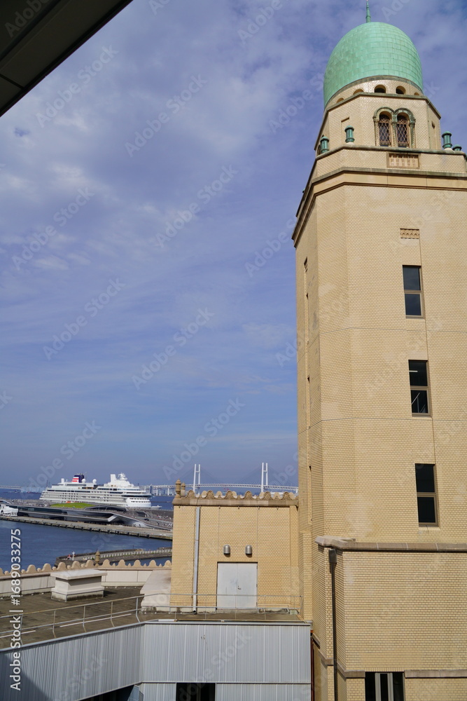 Fototapeta premium 横浜税関の塔、通称クイーン。