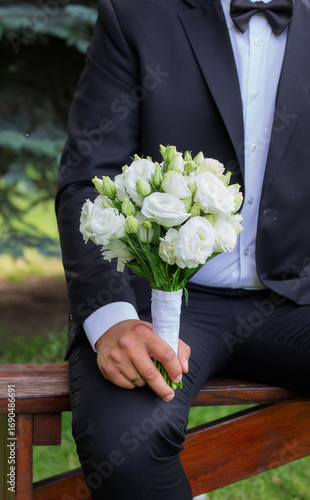 Wedding bouquet, wedding, bride, groom, wedding photo, bouquet in hand, wedding bouquet in hand, white rose bouquet, wedding ceremony

