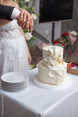 Wedding cake, piece of cake, cut cake, white cake, loaf, wedding pie, wedding, bride and groom