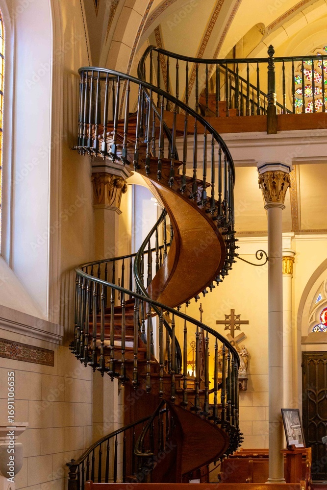 Obraz premium Santa Fe New Mexico Mystery Stairs in Loretto Chapel interior