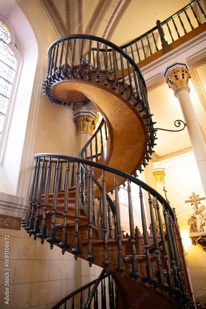 Fototapeta premium Santa Fe New Mexico Mystery Stairs in Loretto Chapel interior