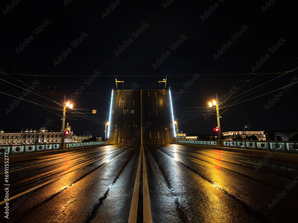 Fototapeta premium Night Drawbridge Over Neva River in St. Petersburg