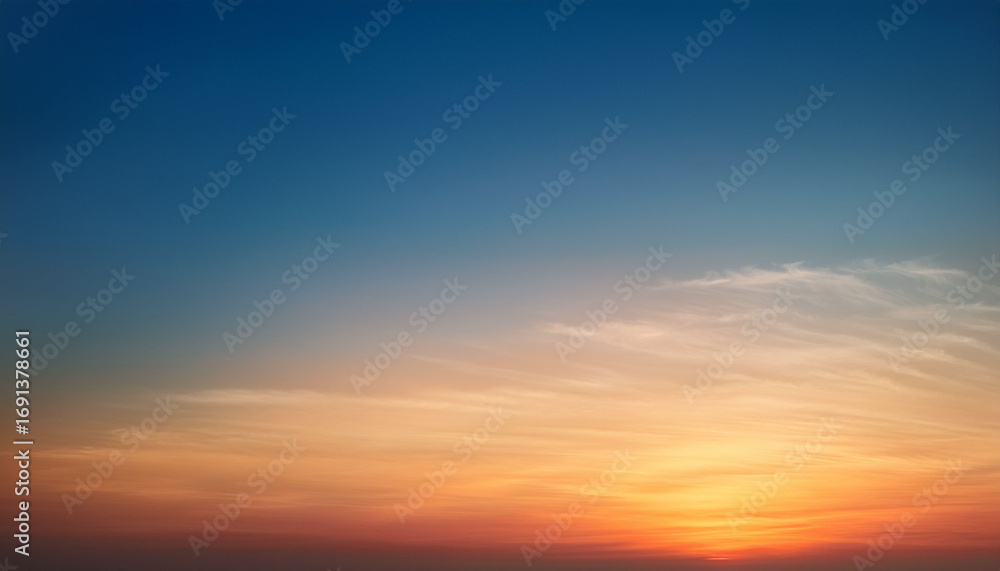 Fototapeta premium Serene Sunset Sky Hues Gradient Colors