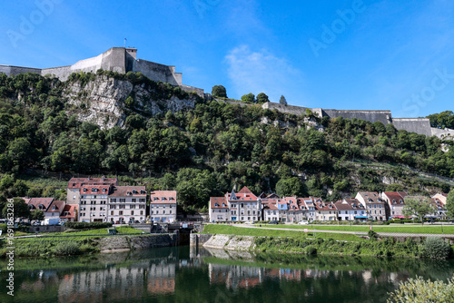 La citadelle de Besançon en été depuis le quartier Rivotte 