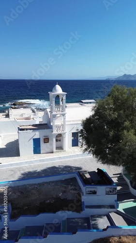 Wallpaper Mural video verticale dell isola di Milos in grecia Torontodigital.ca