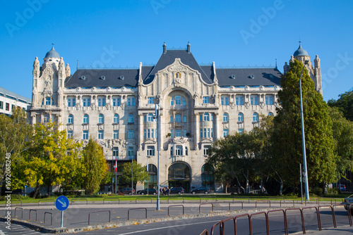 Canvas Print The Gresham palace in Budapest