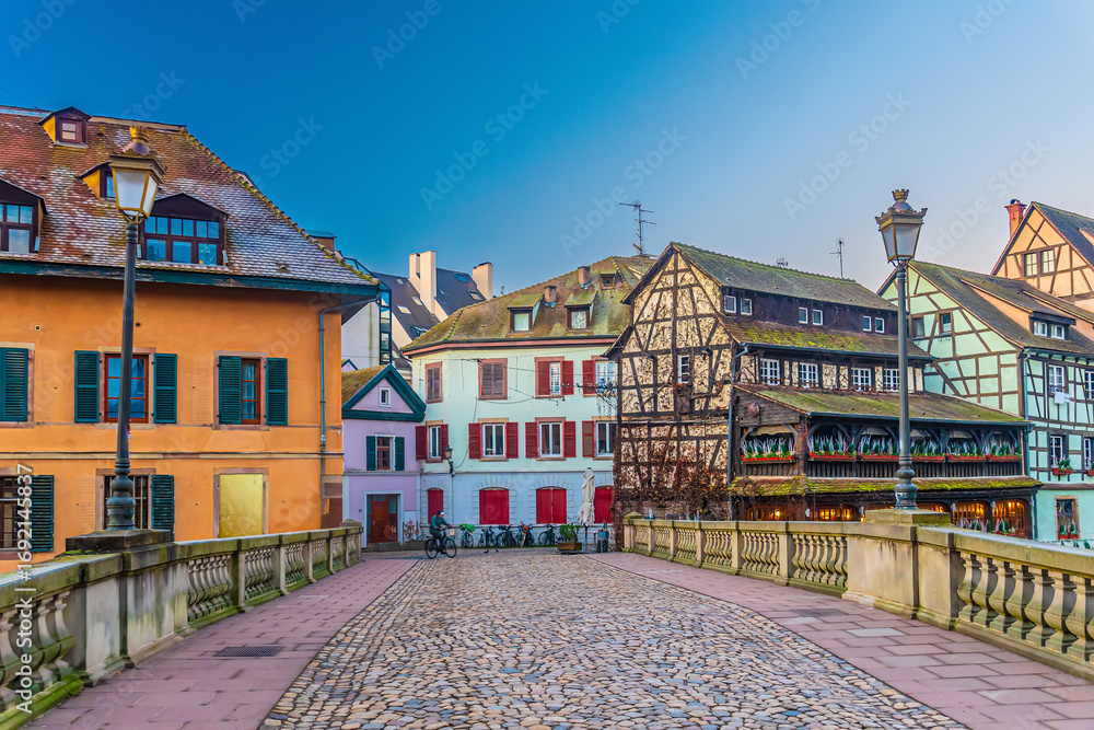 Obraz premium Old town Strasbourg city skyline, cityscape of France