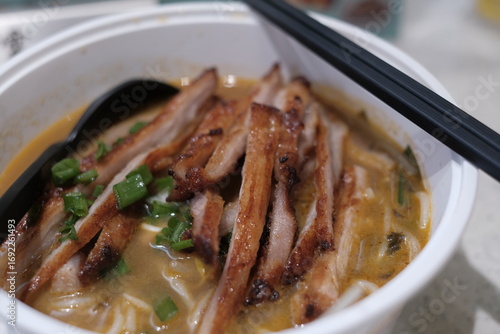 Photography Hong Kong rice noodles 米線 酸辣 pork spicy food