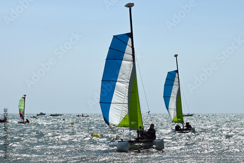 Bateau à voile sur l'océan