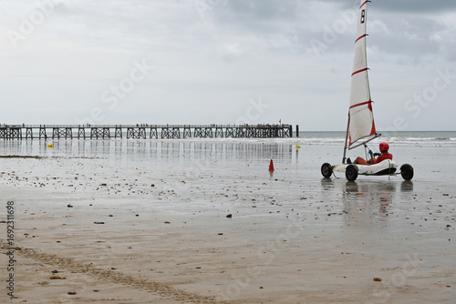 Char à voile et estacade