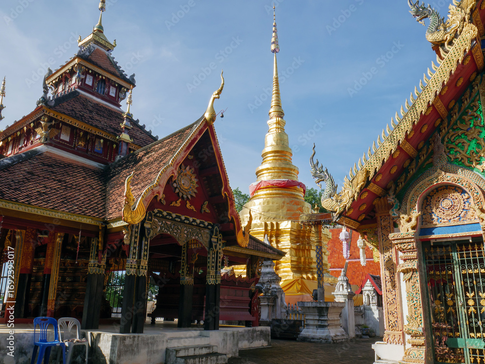 Fototapeta premium Burmese style Thai temple, Pongsanuk Temple, Lampang, Thailand