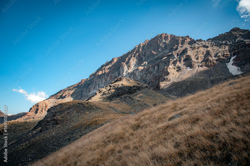 Fototapeta premium mountain landscape in the morning