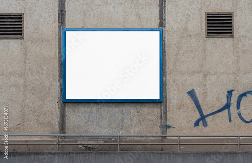 achtzehn eintel grossflächenplakat mockup für präsentationen. einfach drübermultiplizieren in photoshop.
