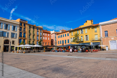 Wallpaper Mural Place de la République de Perpignan en France Torontodigital.ca