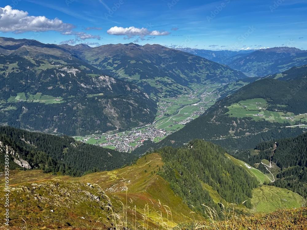 Fototapeta premium Landschaft im Zillertal