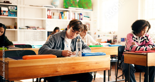 Foto Teenager, students and writing notes in classroom for education, lesson revision and quiz