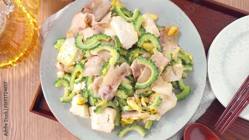 ゴーヤチャンプルー｜豆腐と卵・豚肉の沖縄風炒め